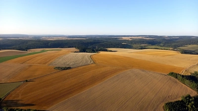 Pohled na krajinu v okolí Březové nad Svitavou z koše balonu Viktoria
