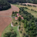 Pohled na samotu Záoboří z balonu